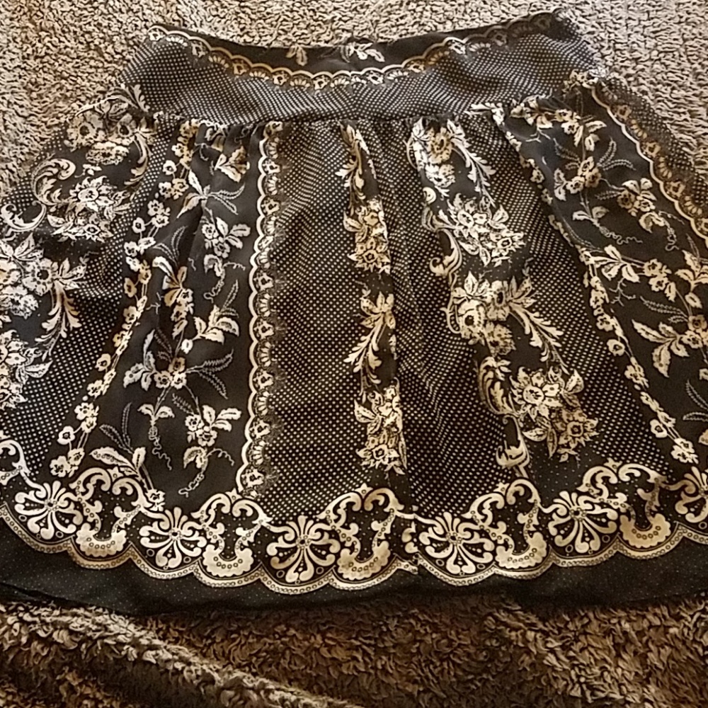 Women's XL MSK below knee skirt